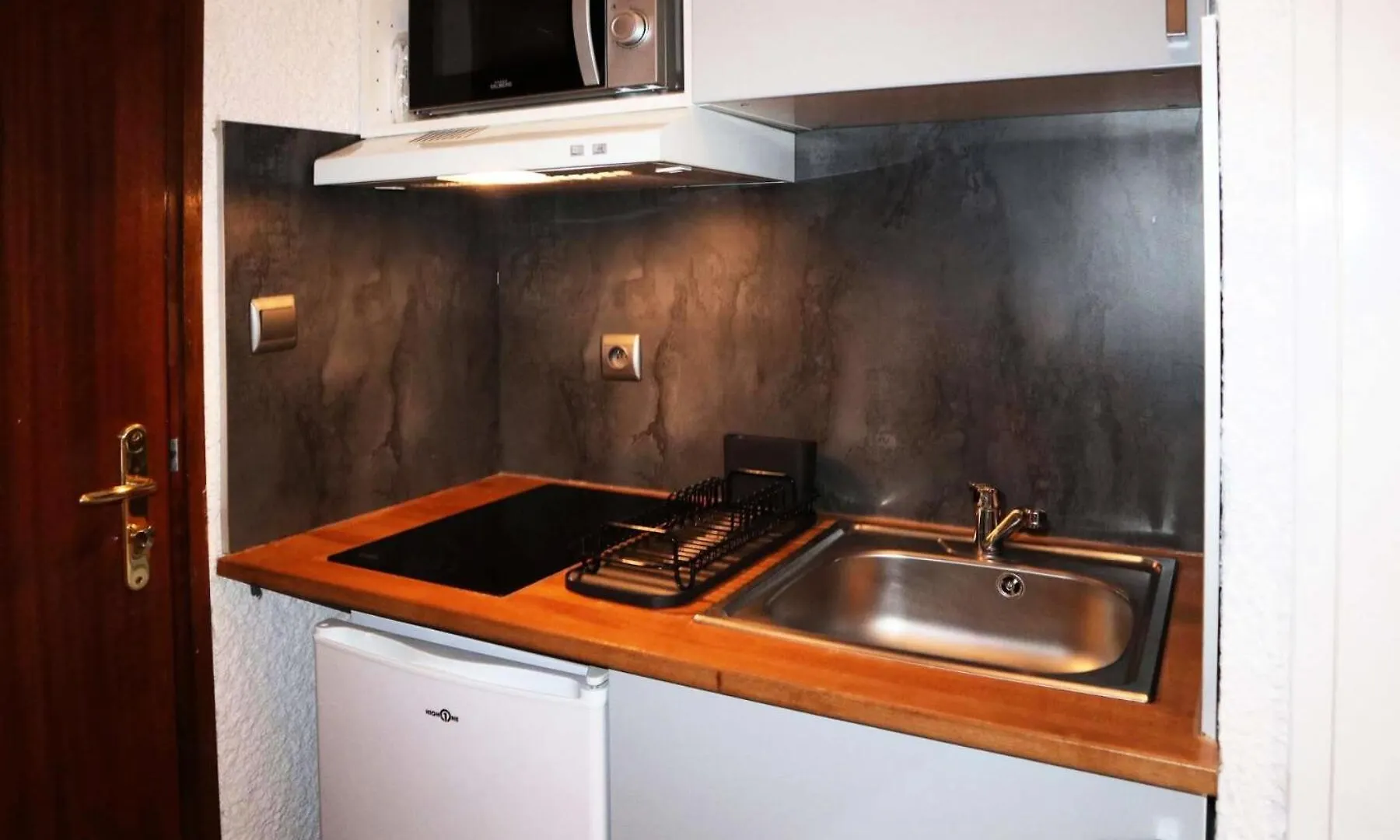 Apartment Residence Le 1650 - Studio Pour 2 Personnes Coeur De Station Mae-5881 Les Orres France